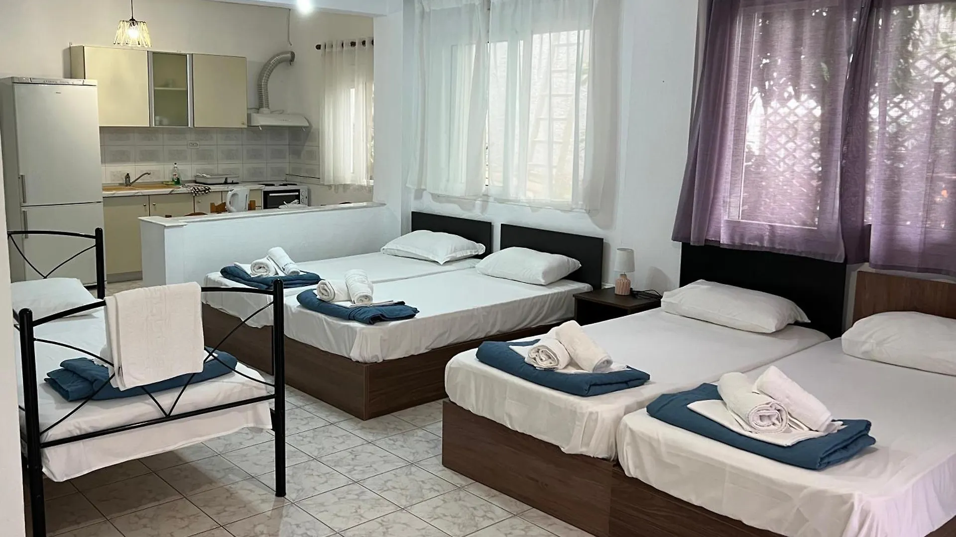 Pelekan Rooms And Apartments Athina 12 Pefkochori