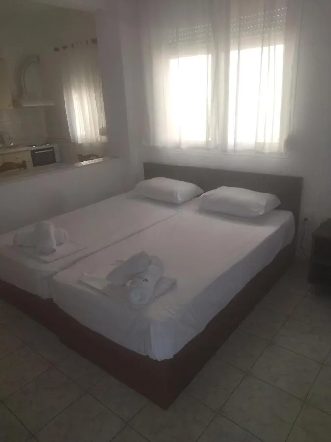Pelekan Rooms And Apartments Athina 12 Pefkochori Greece